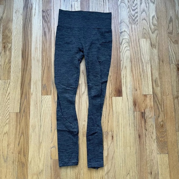 Women's Athleta Heather Gray Striped Chaturanga Yoga Twilight Legging Pants Sz S